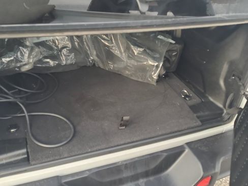 Used 2022 Jeep Wrangler Unlimited Sahara w/ Cold Weather Group image 12