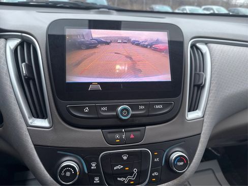 Used 2020 Chevrolet Malibu LS FWD image 31