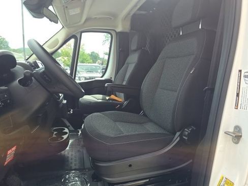 Used 2025 RAM ProMaster 2500 w/ U-Haul Equipment Group FWD image 9