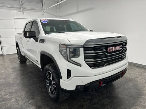 Used 2023 GMC Sierra 1500 AT4 w/ Technology Package AWD/4WD image 3