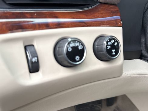 Used 2016 Cadillac Escalade Luxury image 20