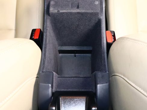 Used 2016 Volvo XC60 T6 Platinum w/ Climate Package image 26