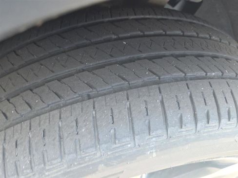 Used 2024 Jeep Grand Cherokee L Laredo image 14