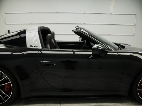 Used 2022 Porsche 911 Targa 4 GTS image 26