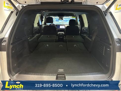 Used 2025 Chevrolet Traverse LT image 22