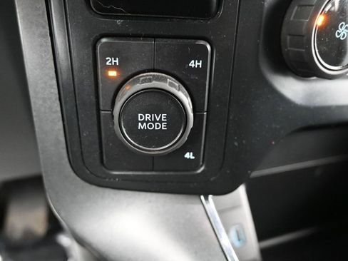 Used 2022 Ford F150 XLT image 35