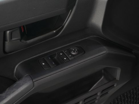 Certified 2025 Toyota Tacoma SR image 18