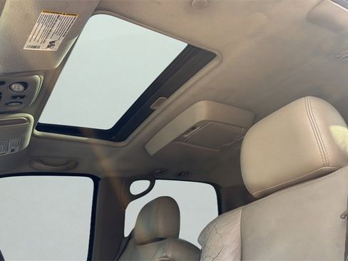 Used 2004 GMC Yukon XL SLT w/ Preferred Equipment Group image 10