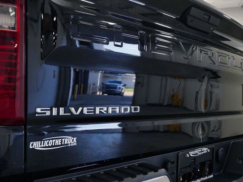 Used 2021 Chevrolet Silverado 1500 LT image 9