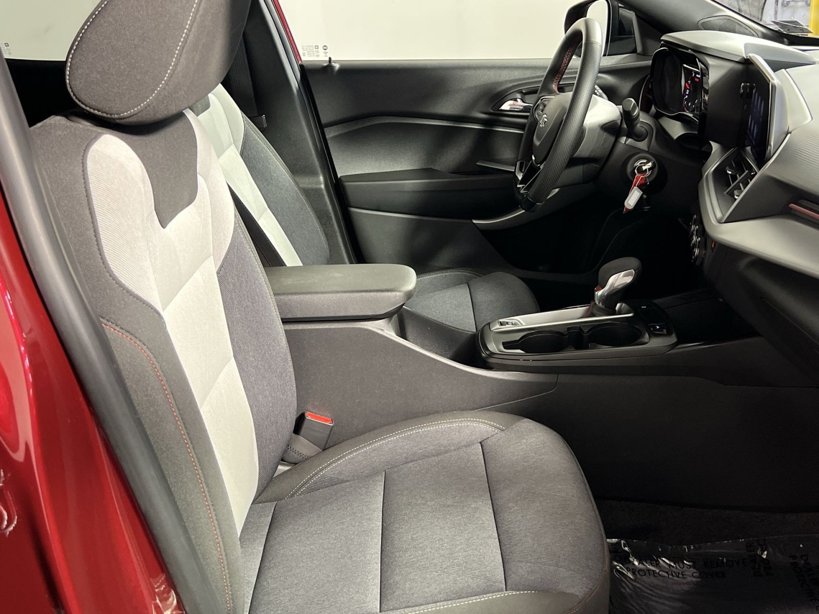 Used 2024 Chevrolet Trax RS w/ Driver Confidence Package FWD image 28