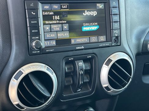 Used 2017 Jeep Wrangler Unlimited Rubicon w/ Cold Weather Group AWD/4WD image 24