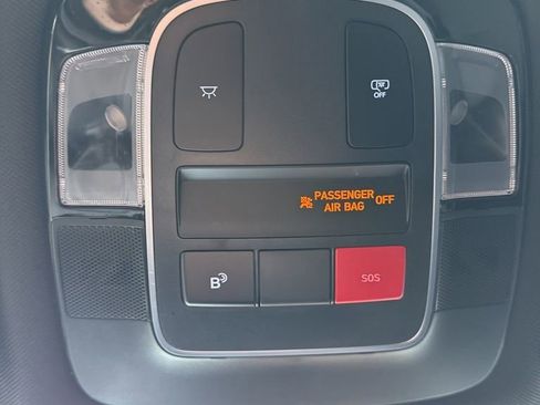 Certified 2025 Hyundai Santa Cruz SE image 32