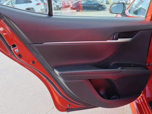 Used 2019 Toyota Camry SE FWD image 15