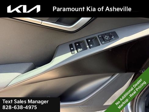 New 2026 Kia Niro LX FWD image 23