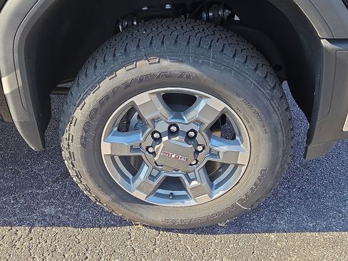 New 2025 GMC Sierra 2500 SLT w/ SLT Convenience Package image 7