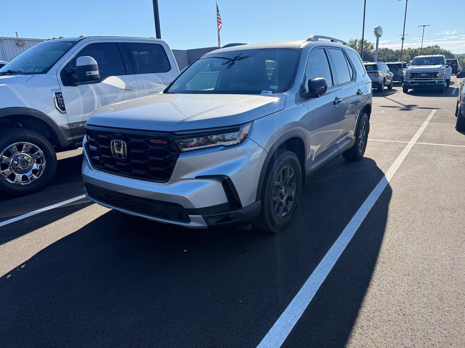 Used 2024 Honda Pilot TrailSport image 3