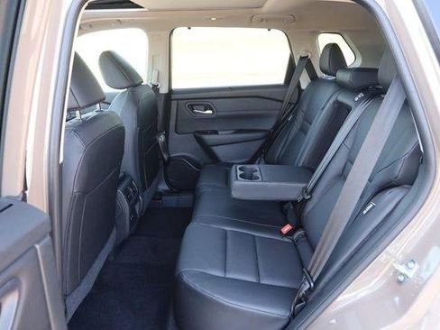 Used 2024 Nissan Rogue SV w/ SV Premium Package FWD image 11