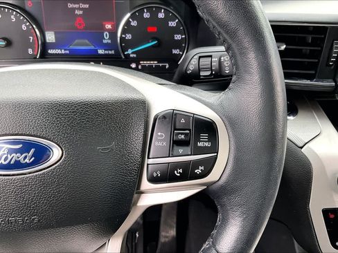 Certified 2022 Ford Explorer XLT w/ Equipment Group 202A AWD/4WD image 21