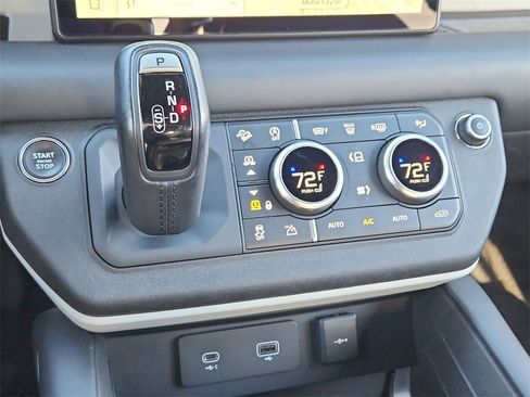 Used 2024 Land Rover Defender 110 S image 17