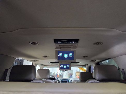 Used 2018 GMC Yukon XL SLT w/ Premium Edition AWD/4WD image 35