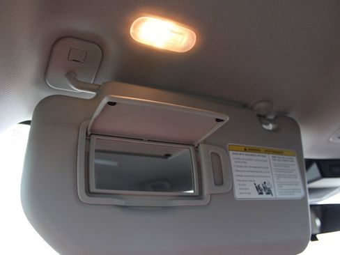 Used 2023 Nissan Rogue S image 41