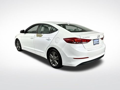 Used 2017 Hyundai Elantra SE FWD image 6