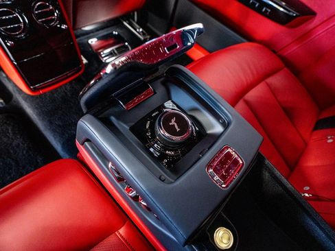 Used 2022 Rolls-Royce Phantom Sedan image 68