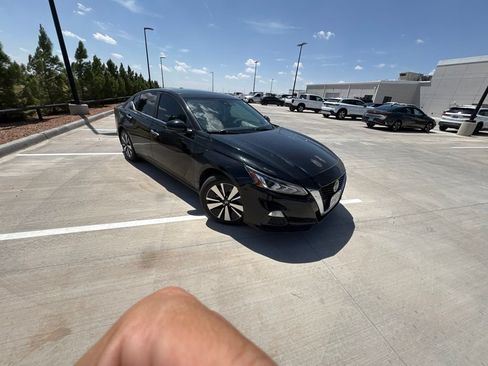 Used 2022 Nissan Altima 2.5 SV w/ SV Premium Package FWD image 23