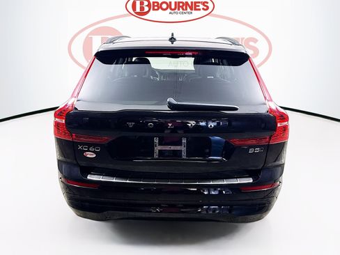 Used 2023 Volvo XC60 B5 Core AWD/4WD image 10