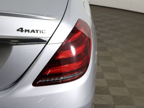 Used 2019 Mercedes-Benz S 560 4MATIC Sedan w/ AMG Line Exterior image 20
