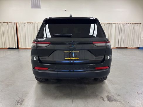 Used 2024 Jeep Grand Cherokee Limited w/ Black Appearance Package image 7