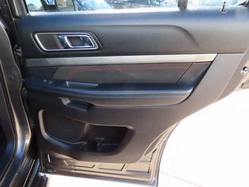 Used 2018 Ford Explorer XLT w/ Equipment Group 202A image 13