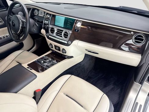 Used 2016 Rolls-Royce Wraith RWD image 16