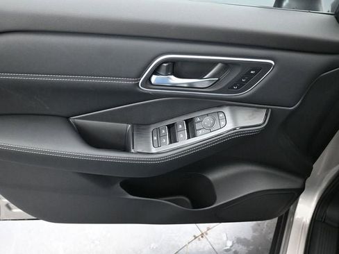 New 2026 Nissan Rogue Platinum image 28