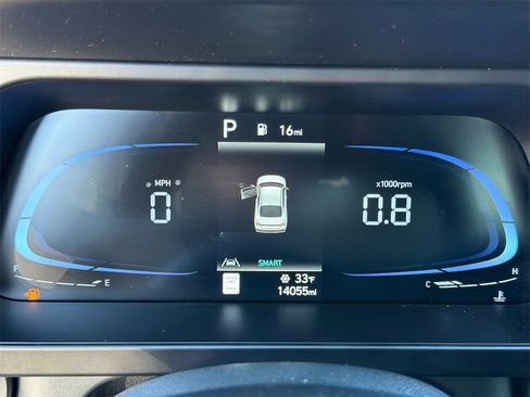 Used 2025 Hyundai Elantra Sport image 26