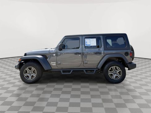 Used 2018 Jeep Wrangler Unlimited Sport S AWD/4WD image 3