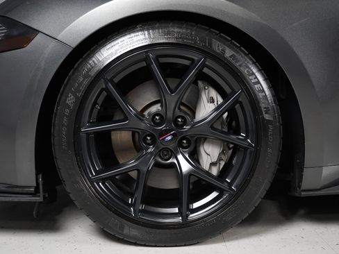 Used 2018 Ford Mustang GT Premium w/ Black Accent Package RWD image 6