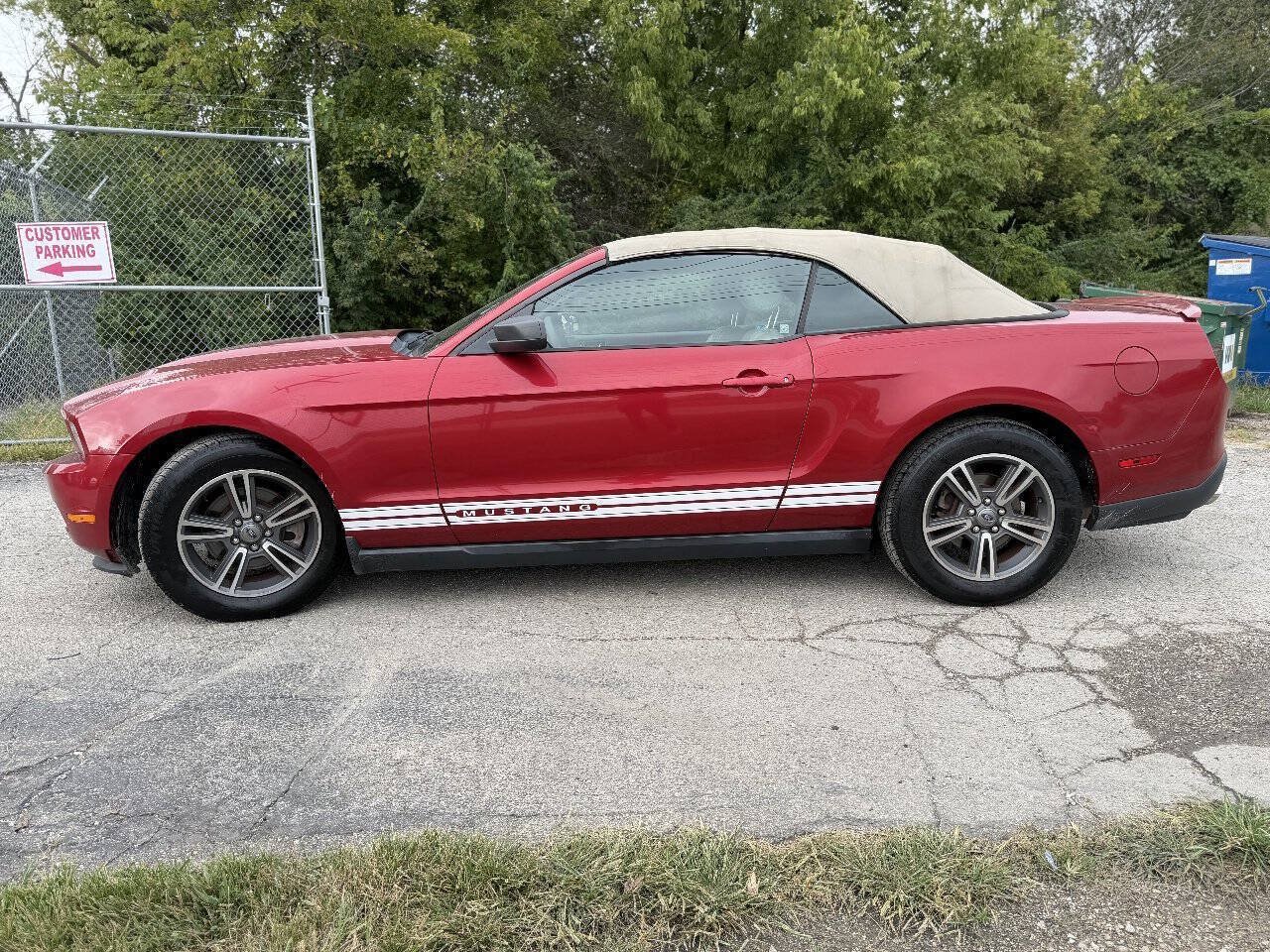 Used 2012 Ford Mustang Premium RWD image 6