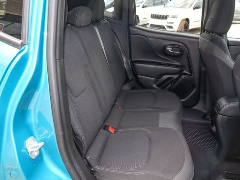 Used 2022 Jeep Renegade Altitude image 19