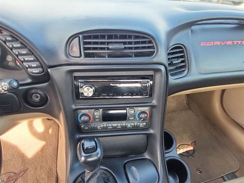 Used 2000 Chevrolet Corvette Convertible w/ Memory Pkg image 19