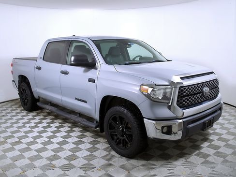Used 2020 Toyota Tundra SR5 w/ SR5 Leather Package RWD image 7