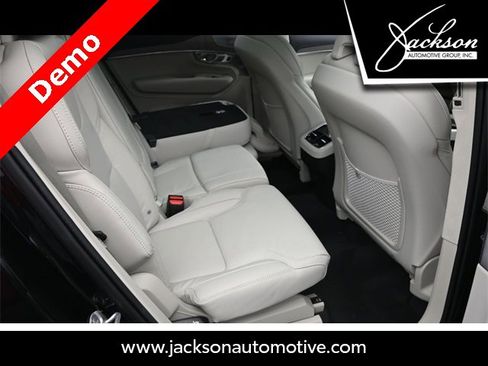 Used 2025 Volvo XC90 B5 Ultra w/ Lounge Package image 29