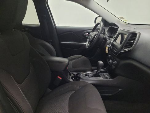 Used 2019 Jeep Cherokee Latitude w/ Popular Appearance Group image 21