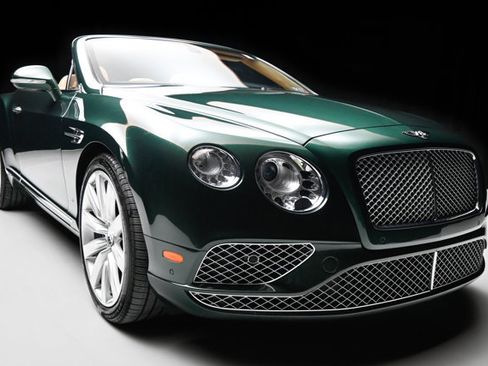 Used 2017 Bentley Continental GT image 32