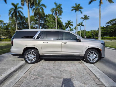 Used 2021 Cadillac Escalade ESV Premium Luxury w/ Performance Package RWD image 20