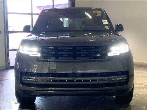 New 2026 Land Rover Range Rover SE image 3