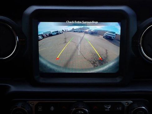 Used 2021 Jeep Wrangler Unlimited Sahara image 16