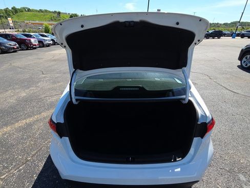 Used 2024 Toyota Corolla LE FWD image 31