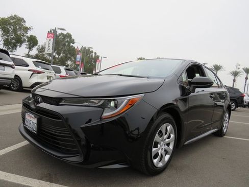 Certified 2023 Toyota Corolla LE image 3