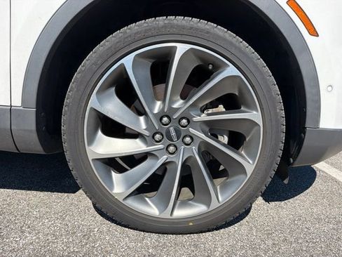 Used 2020 Lincoln Nautilus Reserve w/ Equipment Group 201A AWD/4WD image 10